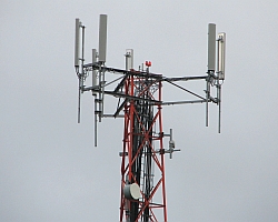 Cell phone tower (Richard Smith/Flickr)