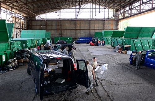 Recycling station